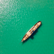 Helka nosztalgiahajó a Balatonon felülnézetből