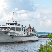 Hévíz motoros hajó a Balatonon