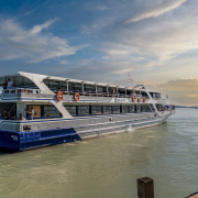 Szent Miklós motoroshajó a Balatonon