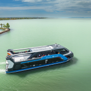 Balaton katamarán a Balatonon