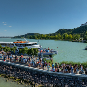 Szent Miklós motoroshajó Tihany kikötőben